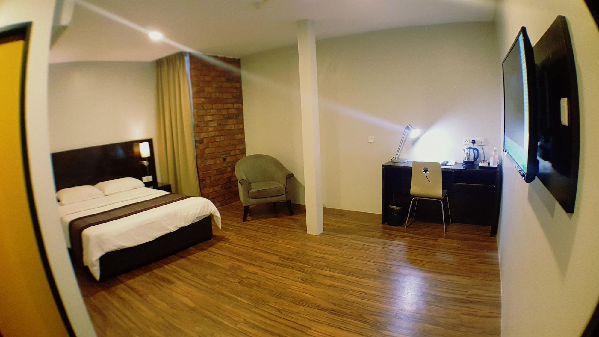 Super 8 @ Hotel 2*