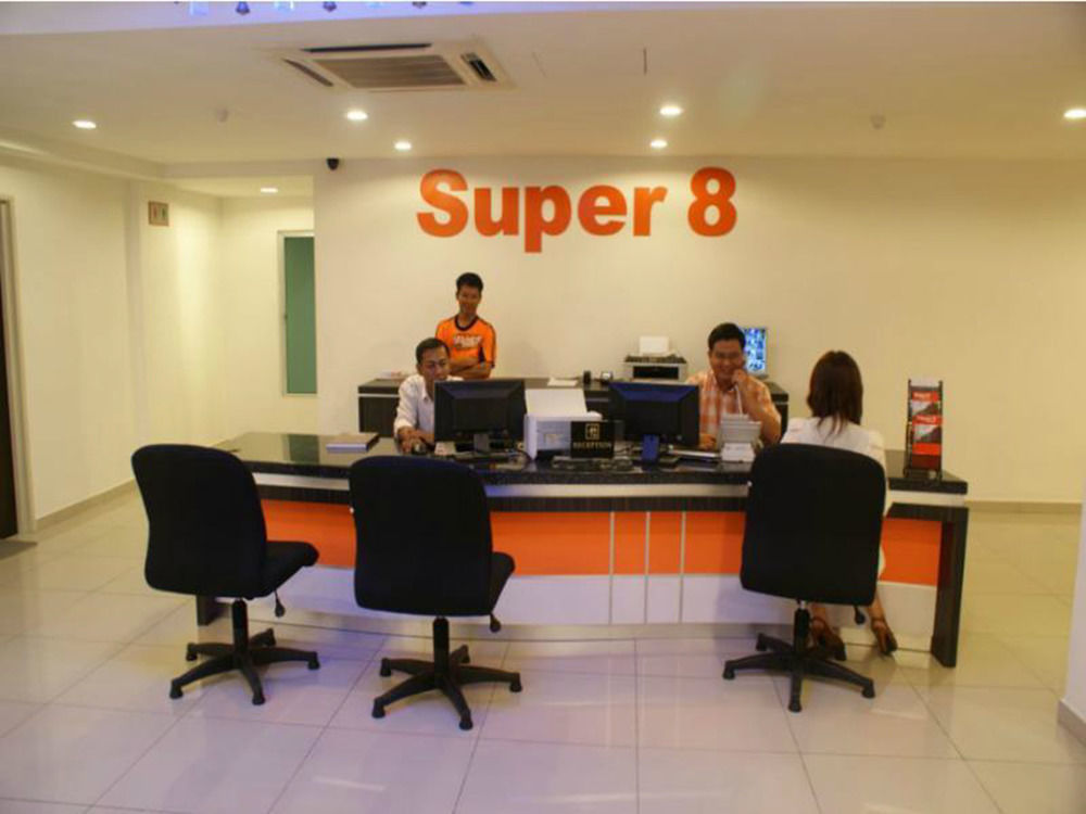 Hotel Super 8 @ 2*