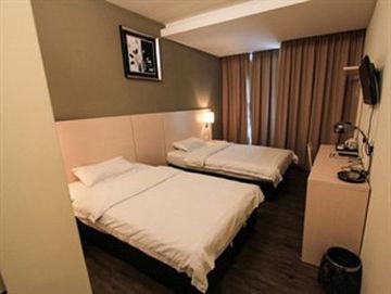 Super 8 @ Hotel 2*